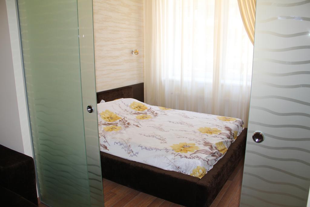 Apartment In Center Of Odessa Стая снимка